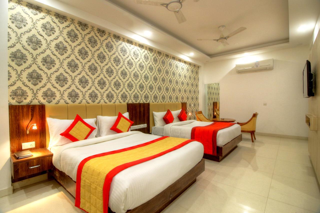 Hotel Almati Inn At Delhi Airport Neu-Delhi Exterior foto